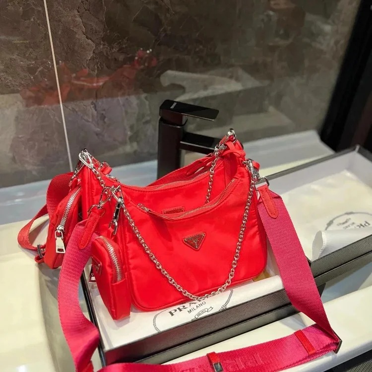 Classic versatile crossbody bag 011