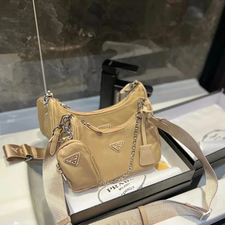Classic versatile crossbody bag 011