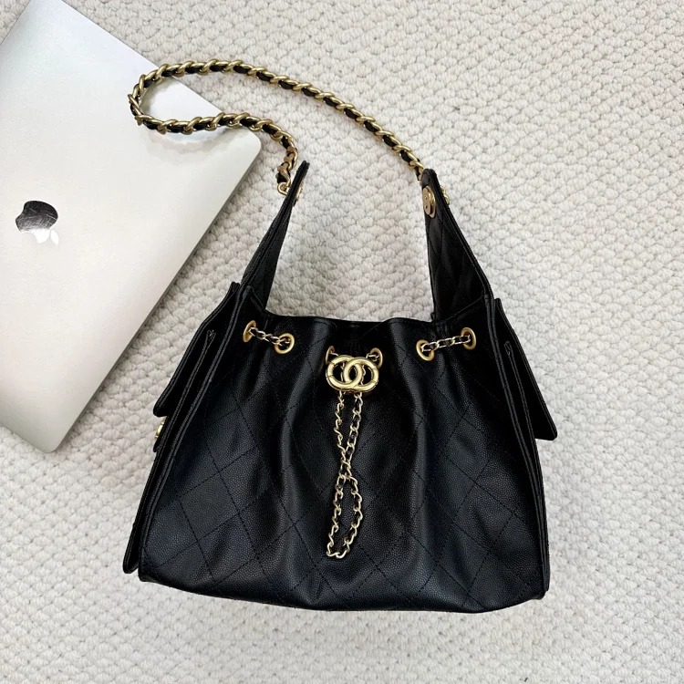 2025 new first-layer cowhide small fragrant rhombus hobo chain armpit bag large capacity fashionable commuter shoulder bag