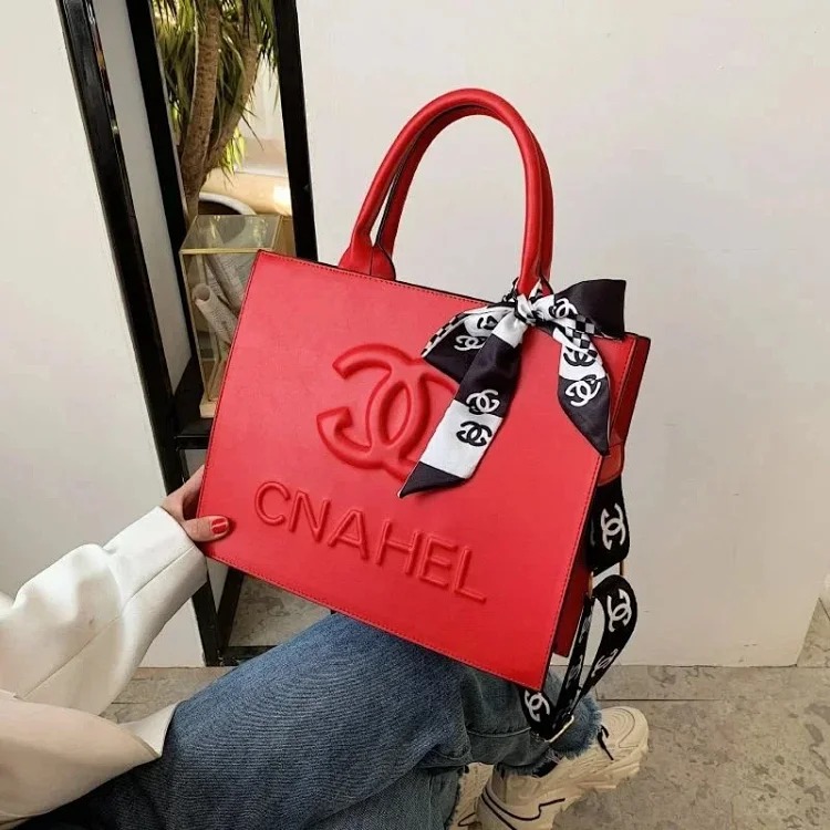 Small fragrant style tote bag for women 2023 new large-capacity high-end crossbody women's bag fashionable commuter handbag