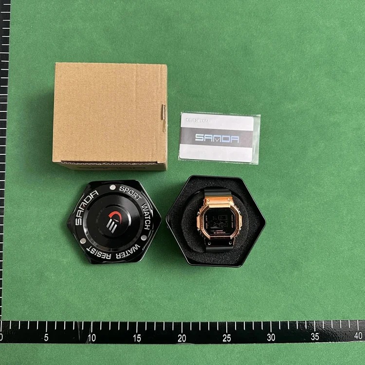 Trendy and versatile watch 01
