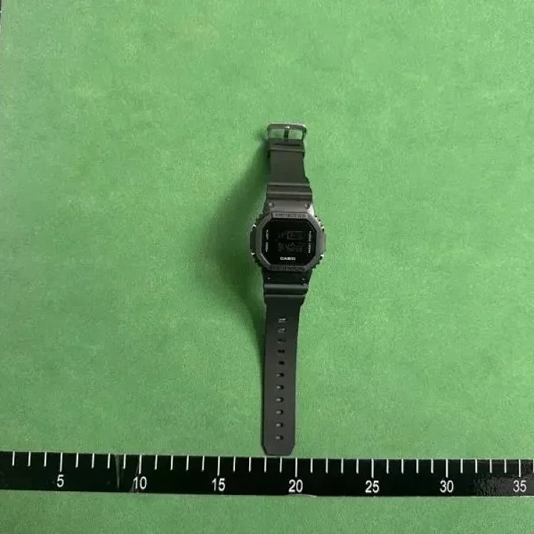 Trendy and versatile watch 01
