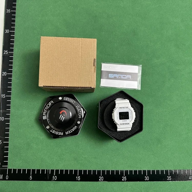 Trendy and versatile watch 01