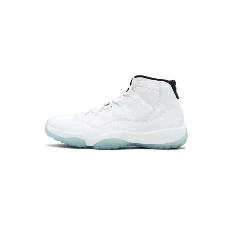 Fashionable Sneakers 12