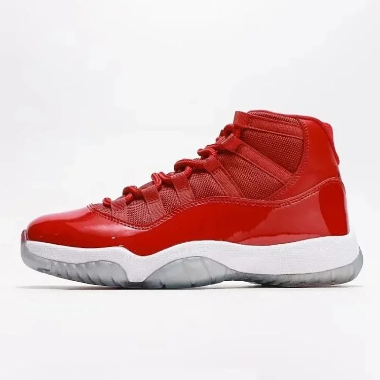 Fashionable Sneakers 12