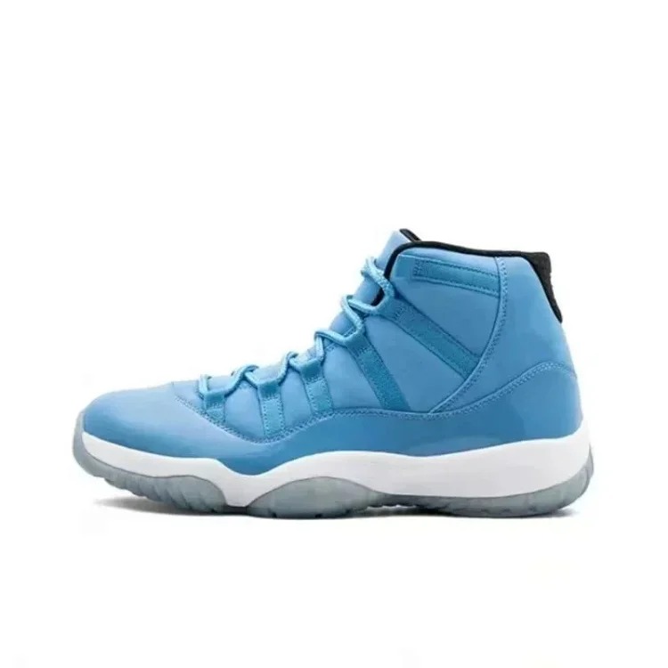 Fashionable Sneakers 12