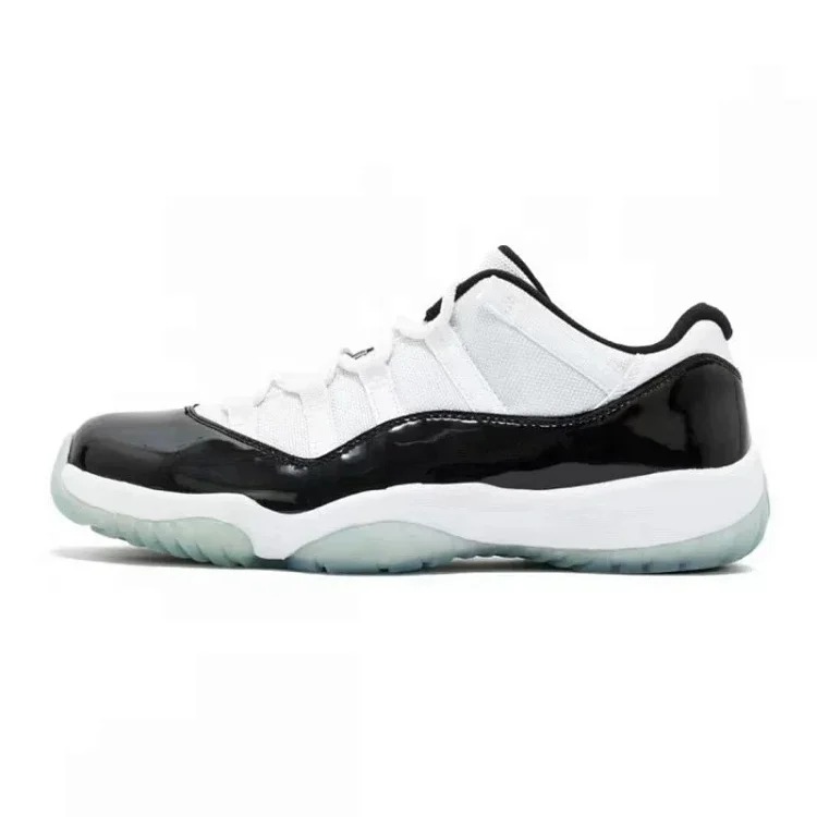 Fashionable Sneakers 12