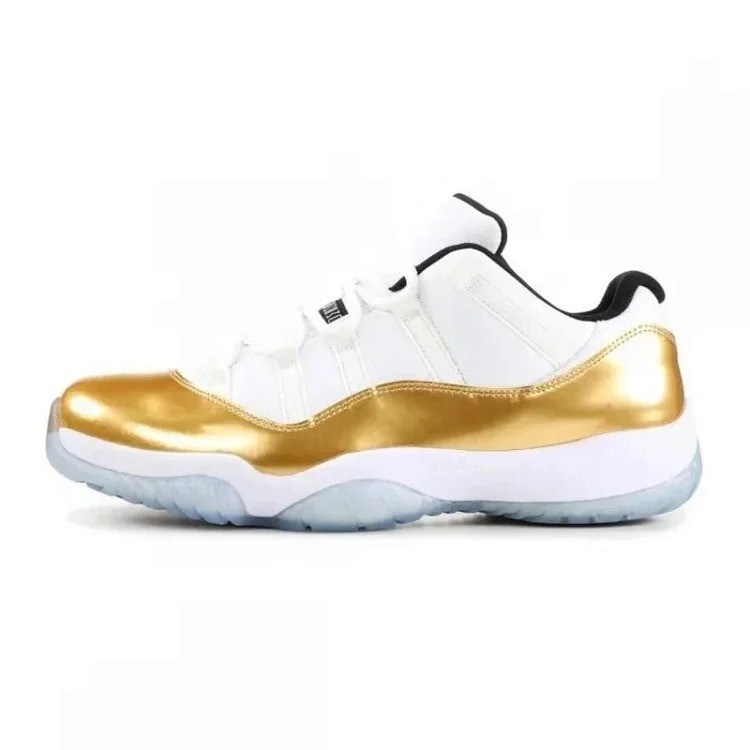 Fashionable Sneakers 12