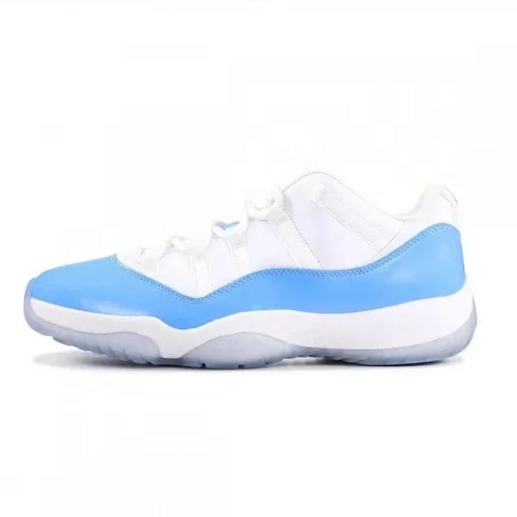 Fashionable Sneakers 12