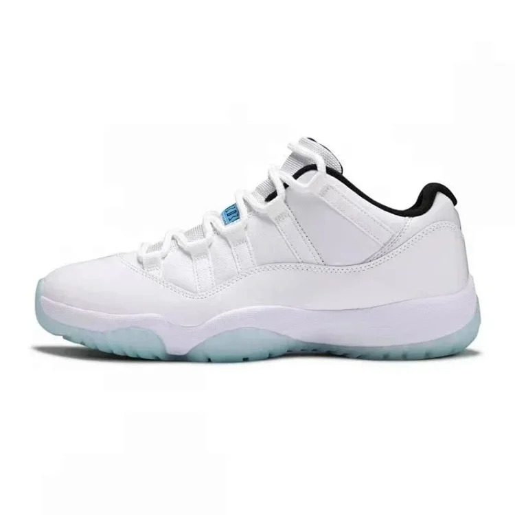 Fashionable Sneakers 12