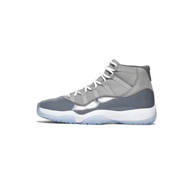 Fashionable Sneakers 12