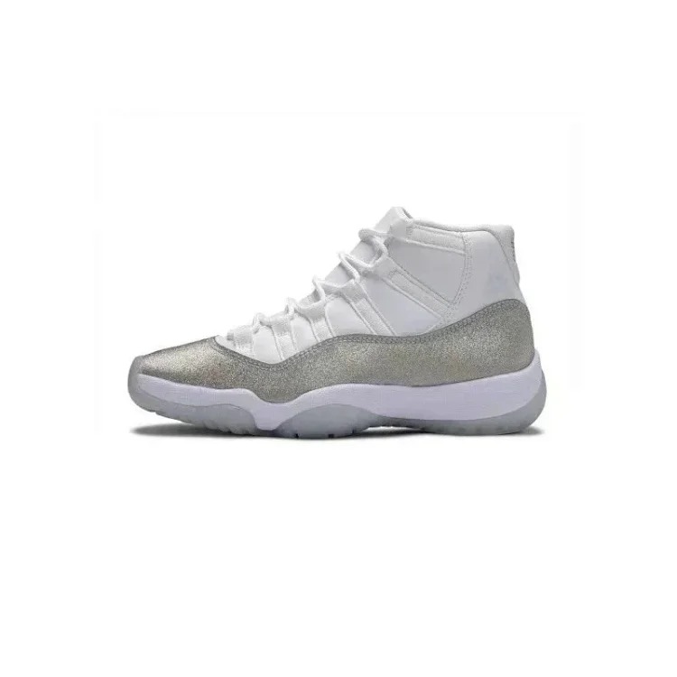 Fashionable Sneakers 12