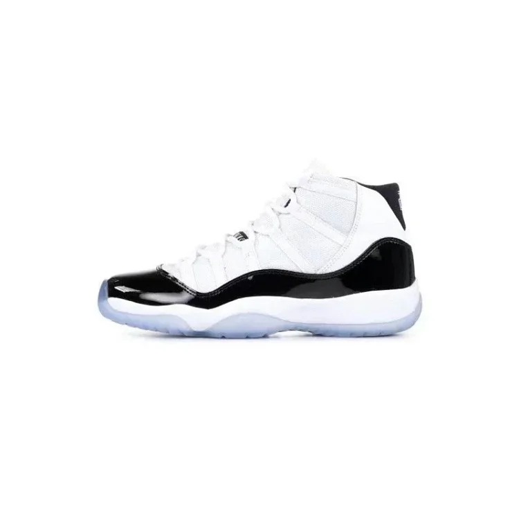Fashionable Sneakers 12