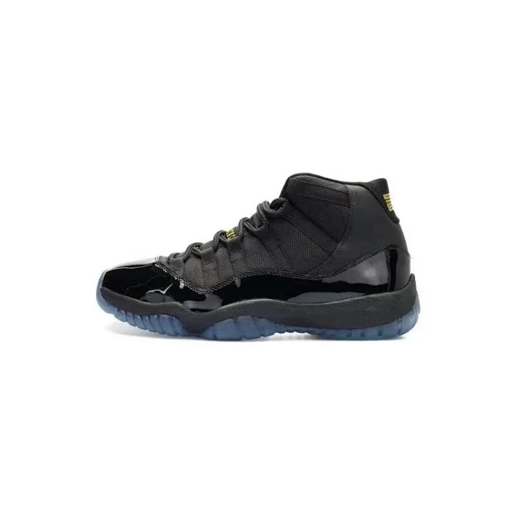 Fashionable Sneakers 12