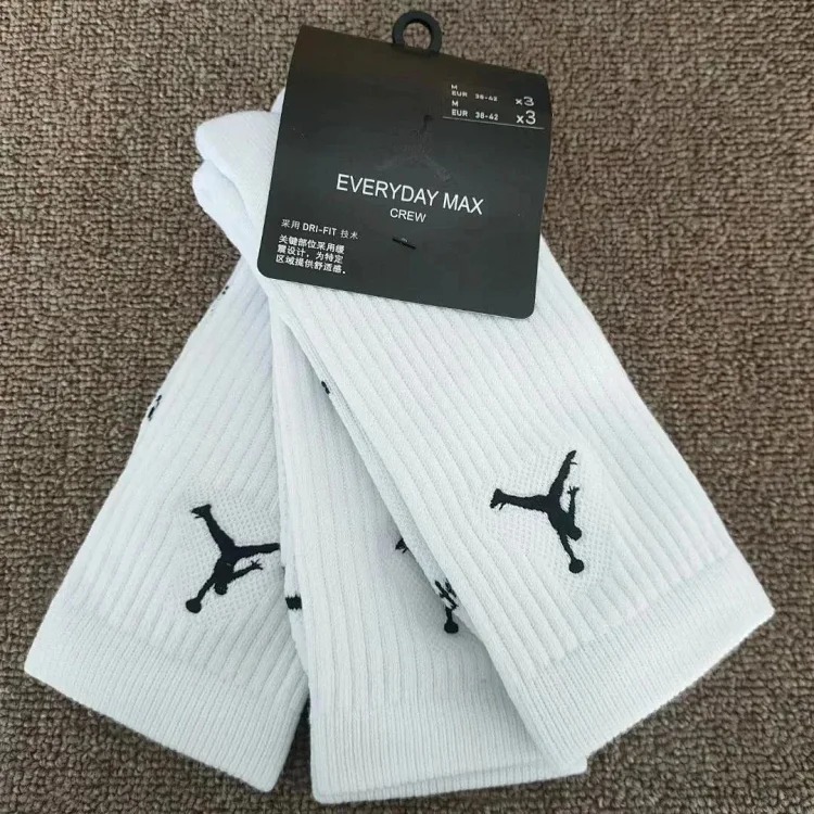 Fashionable, comfortable and breathable socks 001-AGT