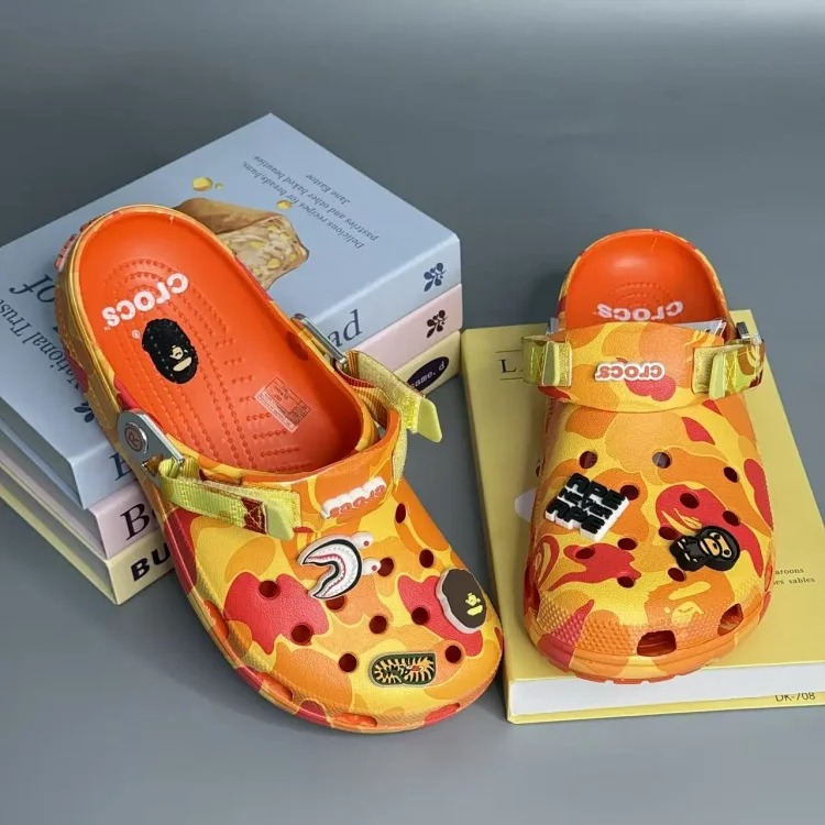 Men's and Women's Shoes Sandals Slippers Spring Bags Casual Flats (TOP) Sponge Bob Square Pants image 4