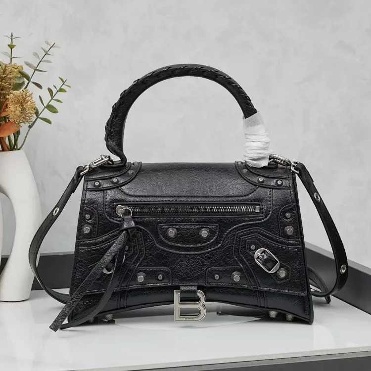 Hermes B's Rivet Motorcycle Bag Sweet Cool Handbag Genuine Leather Bag Women's 2023 New Trendy Single Shoulder Messenger Bag Hourglass Bag