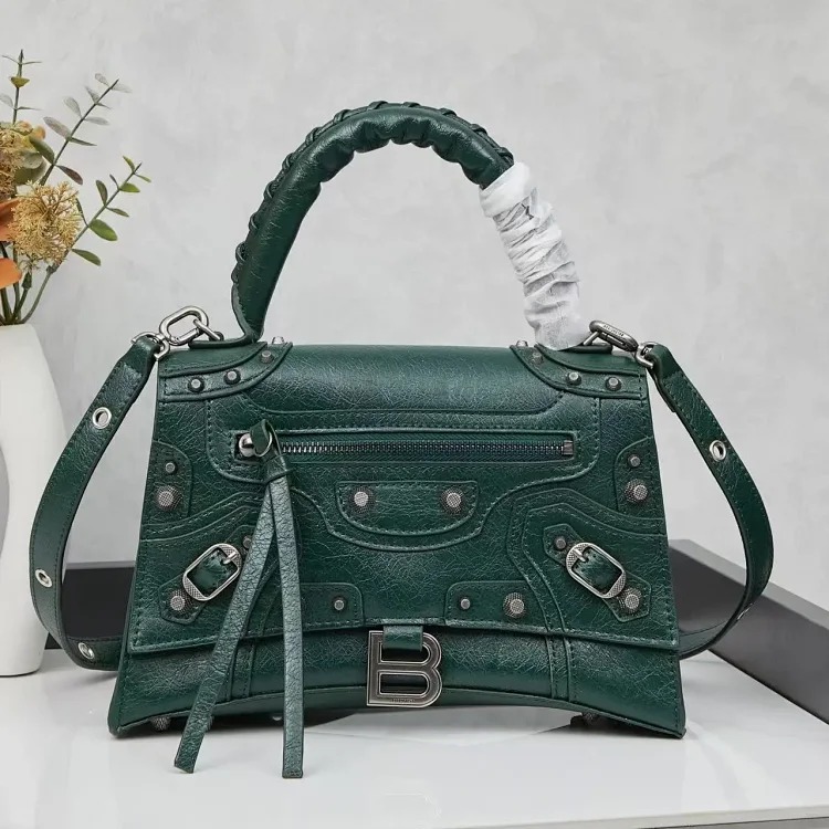 Hermes B's Rivet Motorcycle Bag Sweet Cool Handbag Genuine Leather Bag Women's 2023 New Trendy Single Shoulder Messenger Bag Hourglass Bag