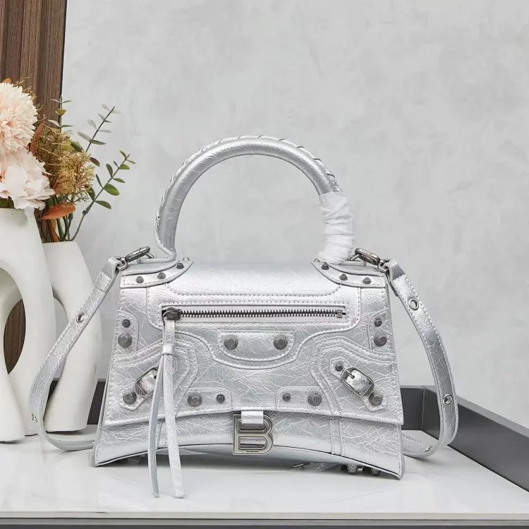 Hermes B's Rivet Motorcycle Bag Sweet Cool Handbag Genuine Leather Bag Women's 2023 New Trendy Single Shoulder Messenger Bag Hourglass Bag