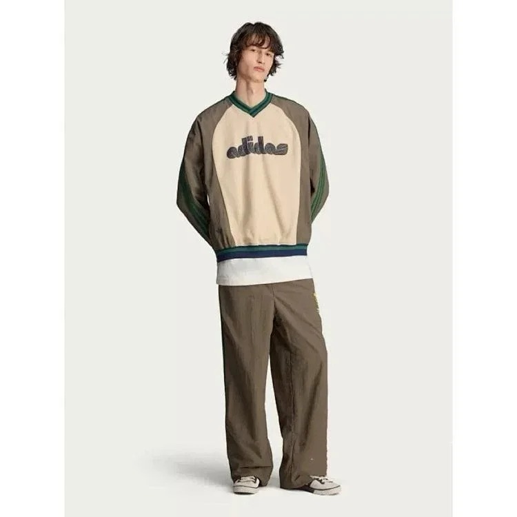 The imaginative tennis style AD x Brain Dead joint v-neck long-sleeved jersey sweatshirt