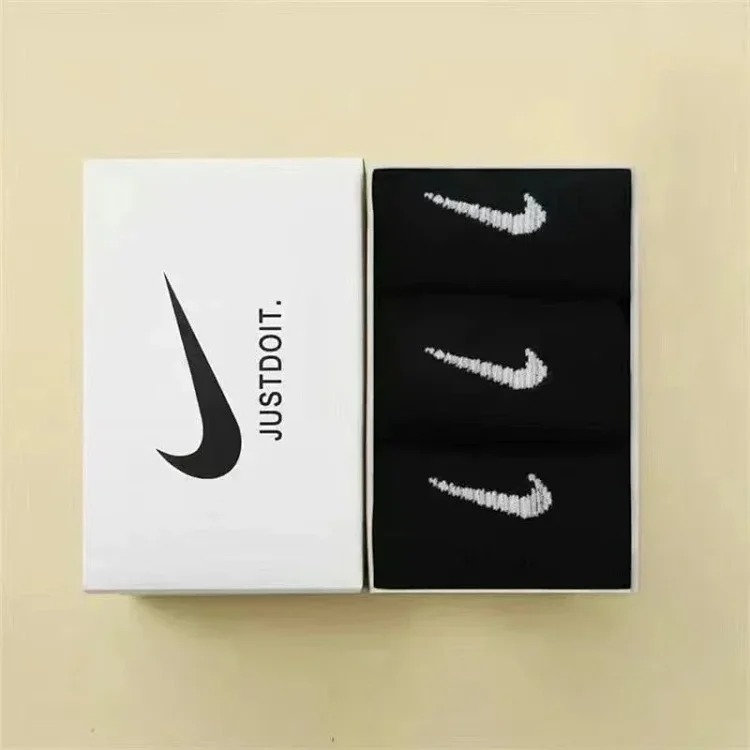 Fashionable and trendy warm socks DB image 4