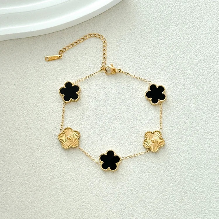 Four-leaf clover bracelet image 2