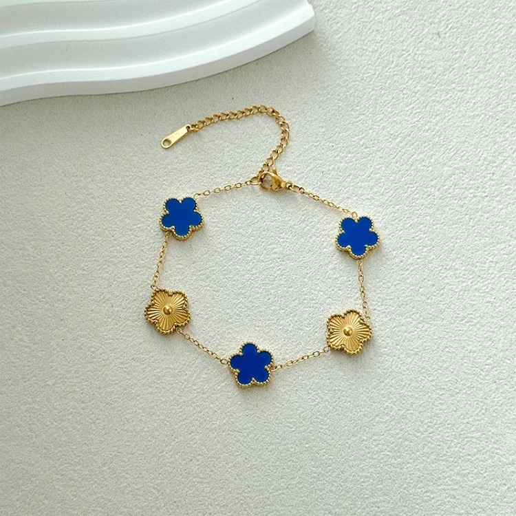 Four-leaf clover bracelet image 3