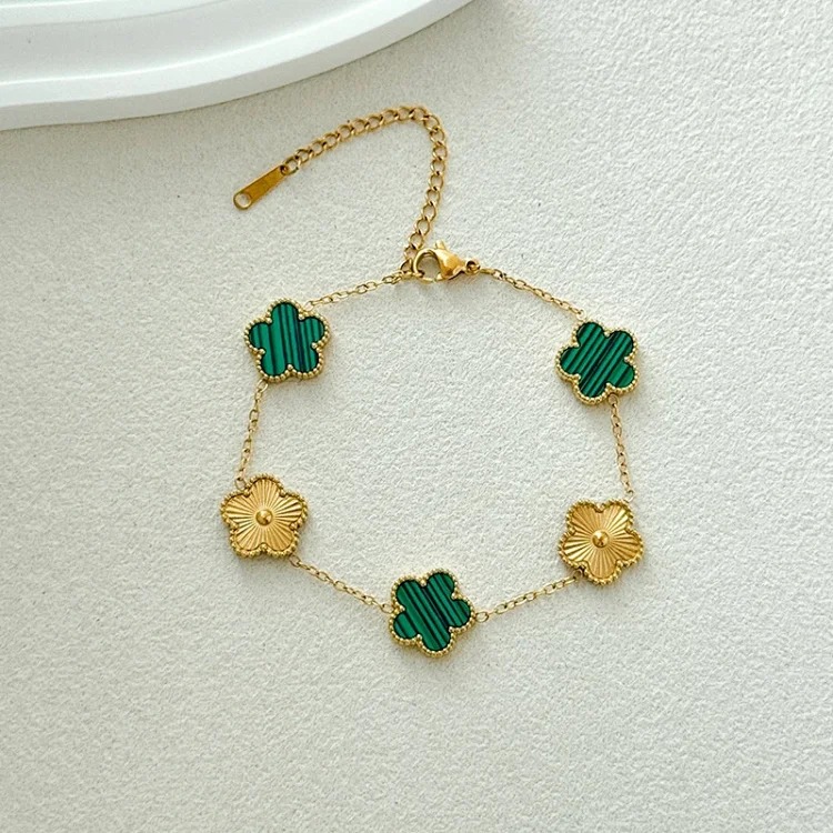 Four-leaf clover bracelet image 4