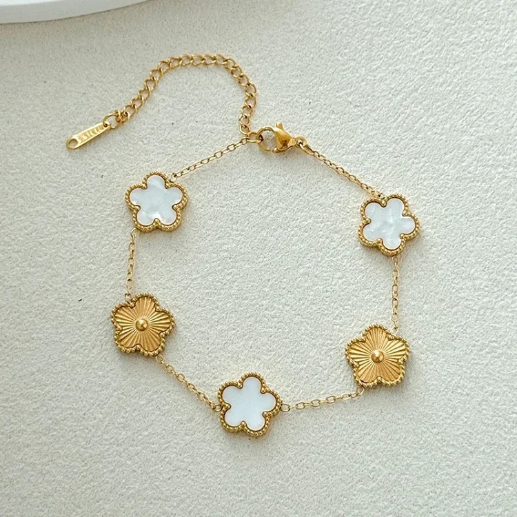 Four-leaf clover bracelet image 5
