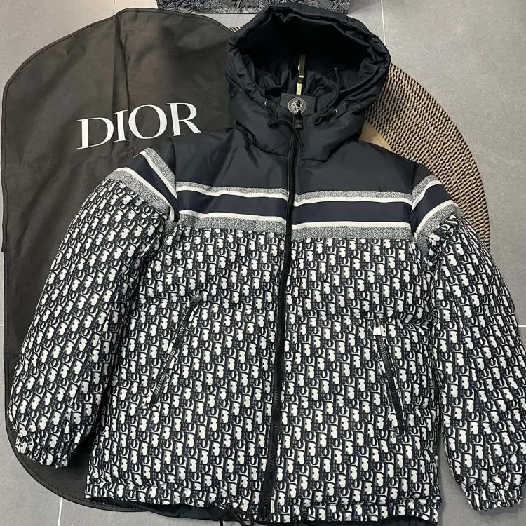 D-0R Down Coat Collection image 3
