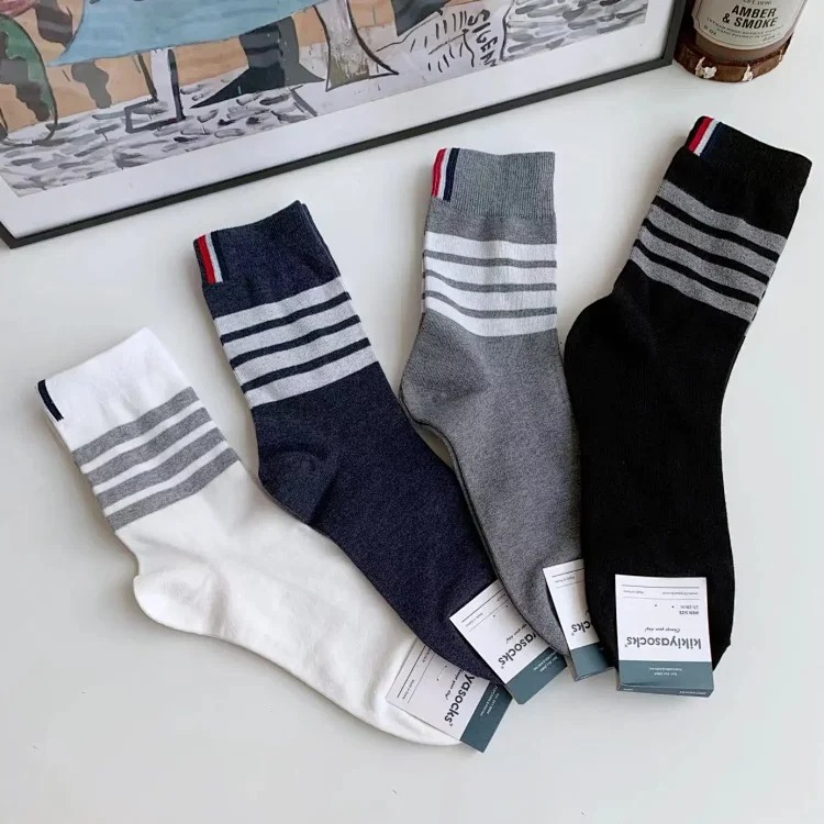 Thom Browne Autumn and winter classic TB socks for men and women couples mid-calf cotton striped four-bar black and gray stockings ins trendy socks