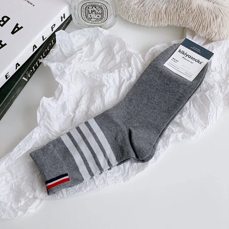 Thom Browne Autumn and winter classic TB socks for men and women couples mid-calf cotton striped four-bar black and gray stockings ins trendy socks