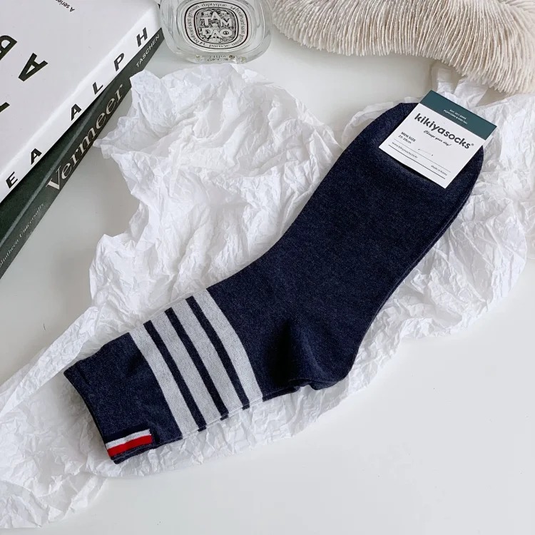 Thom Browne Autumn and winter classic TB socks for men and women couples mid-calf cotton striped four-bar black and gray stockings ins trendy socks