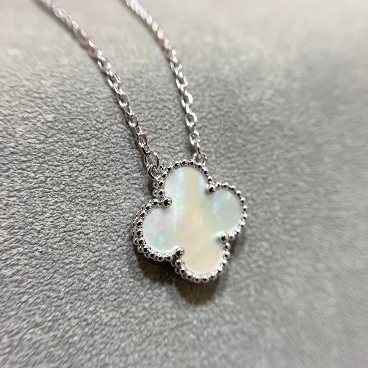 Four leaf clover necklace image 3