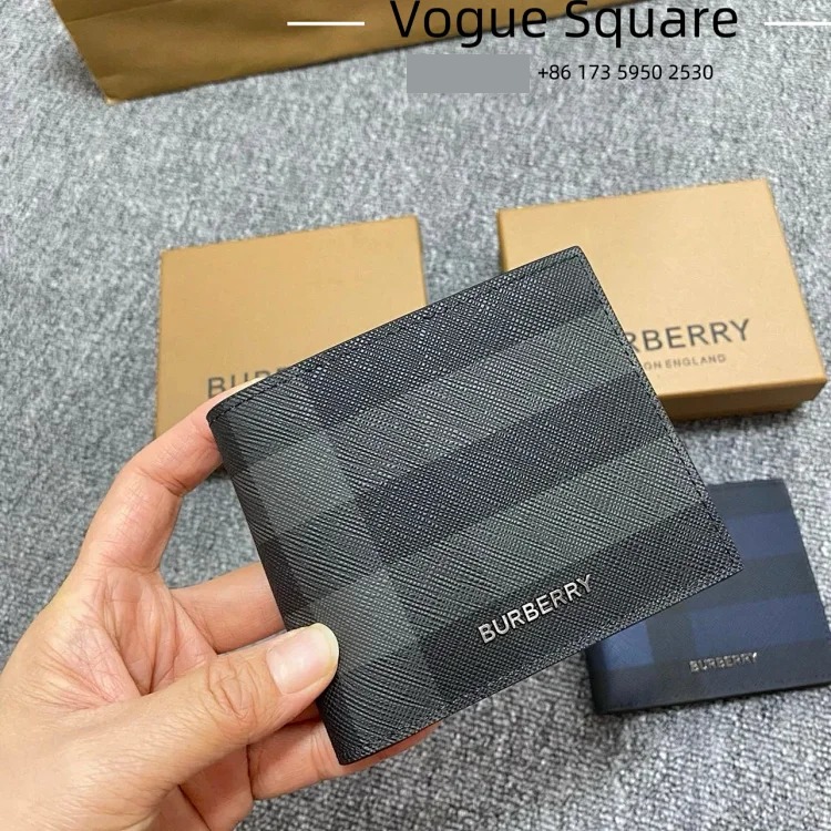 Br wallet made of plaid and leather