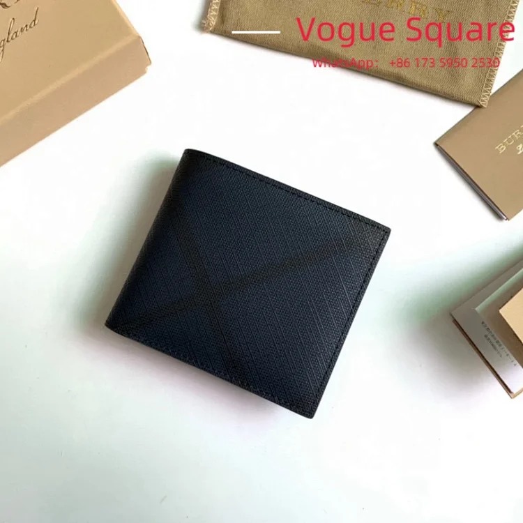 Br wallet made of plaid and leather