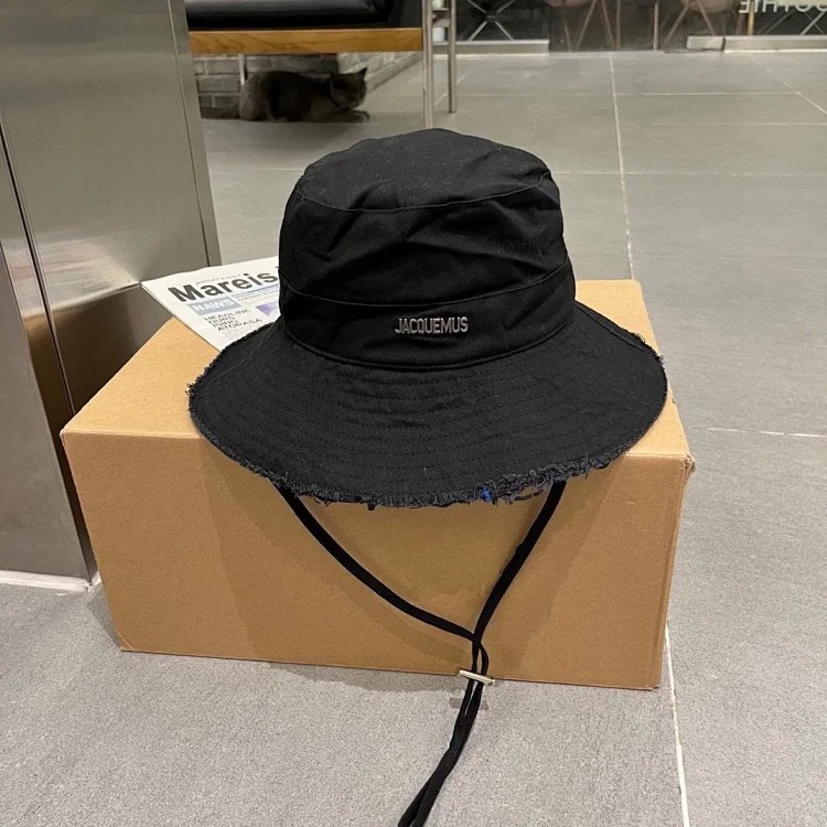 Jacq bucket hat