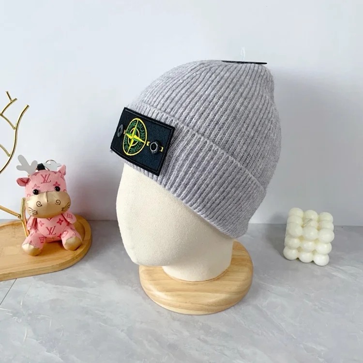 Sto cashmere knit hat image 3