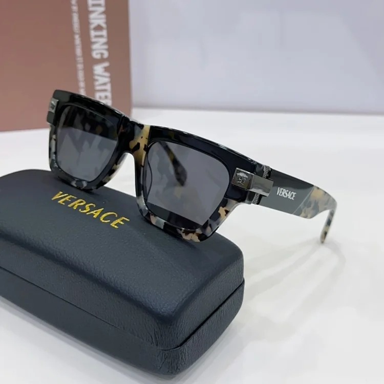 Louis Vuitton 1:1 original material glasses and sunglasses complete package