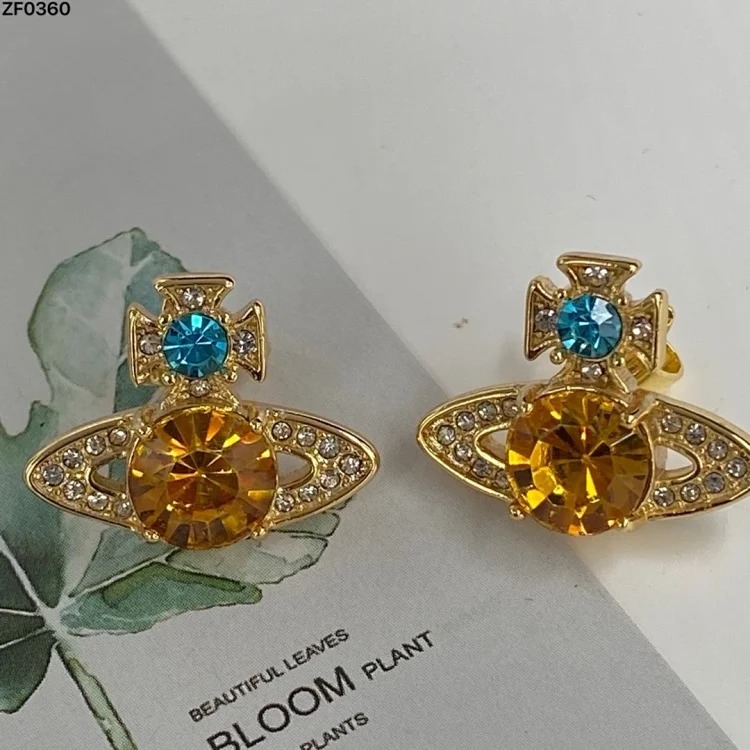 Vv earrings box packaging image 2