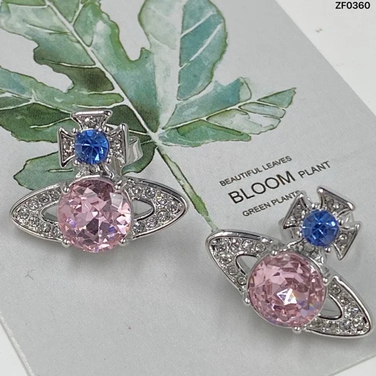 Vv earrings box packaging image 3
