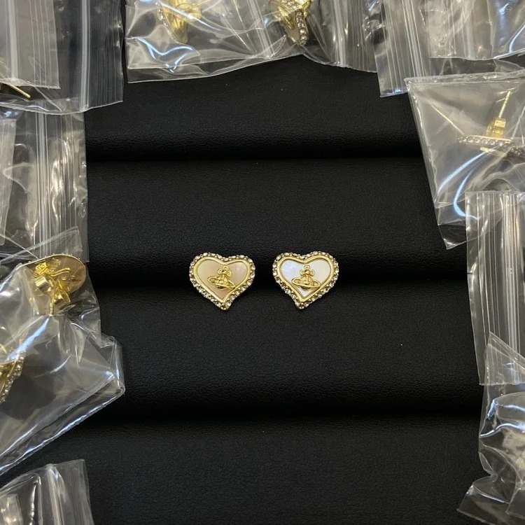 Vv earrings box packaging image 6