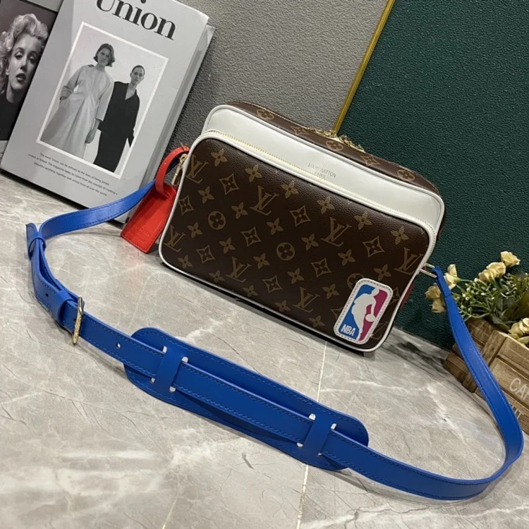 85143 85141 45584 Messenger Bag