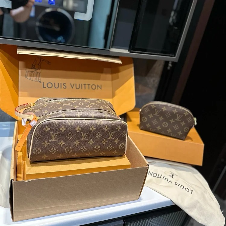 L toiletry bag 26x14x15