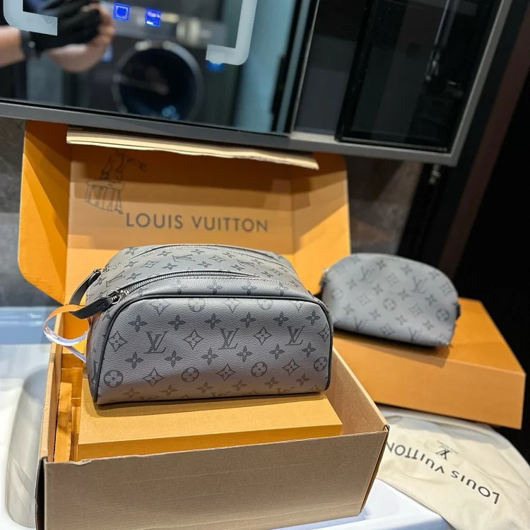 L toiletry bag 26x14x15