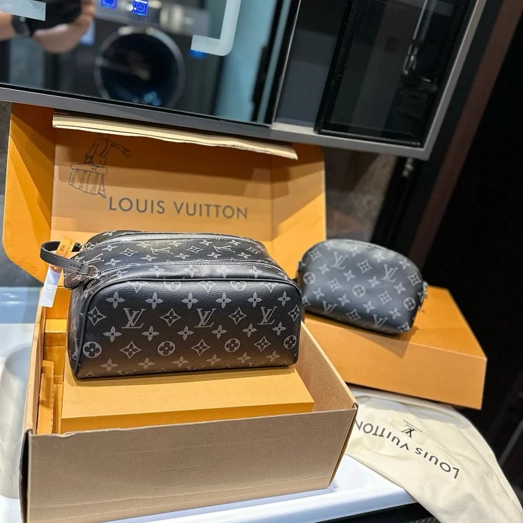 L toiletry bag 26x14x15