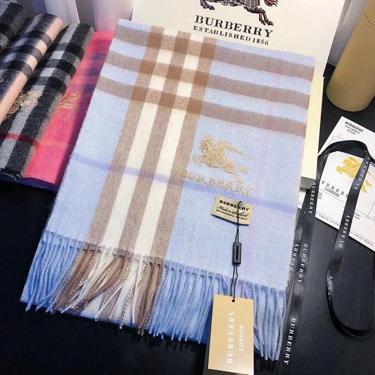 Winter warm and comfortable scarf (gift box) image 2