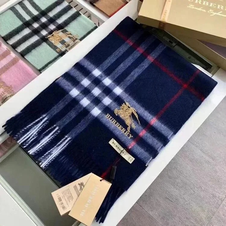 Winter warm and comfortable scarf (gift box) image 4