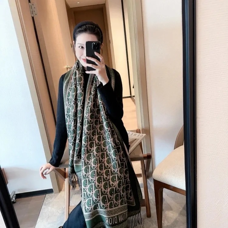 Winter warm and comfortable scarf (gift box) image 6