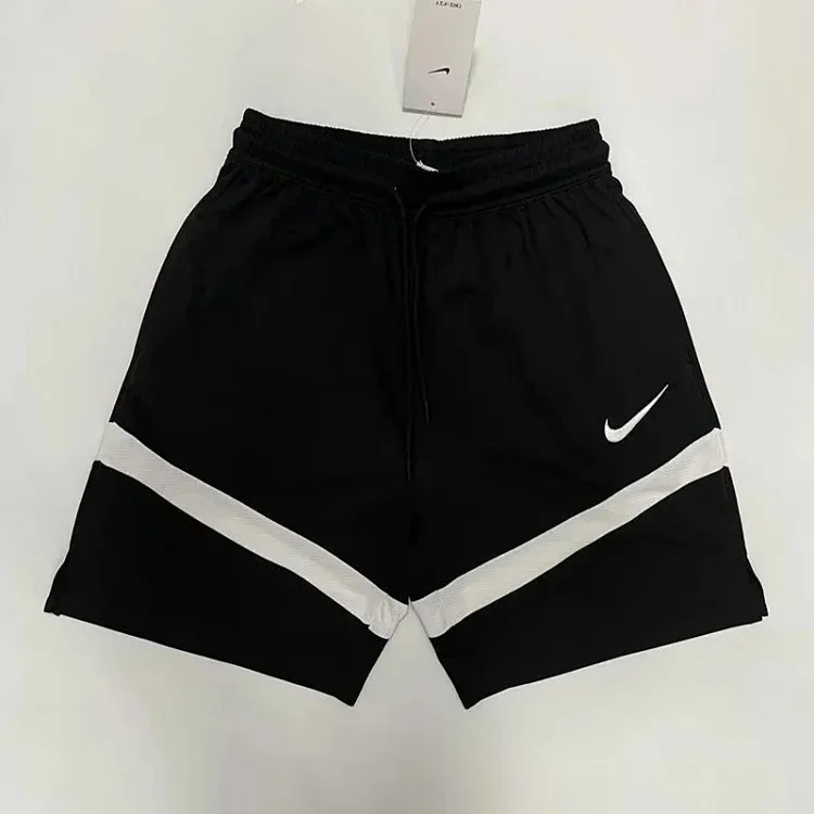 A fashionable sports shorts